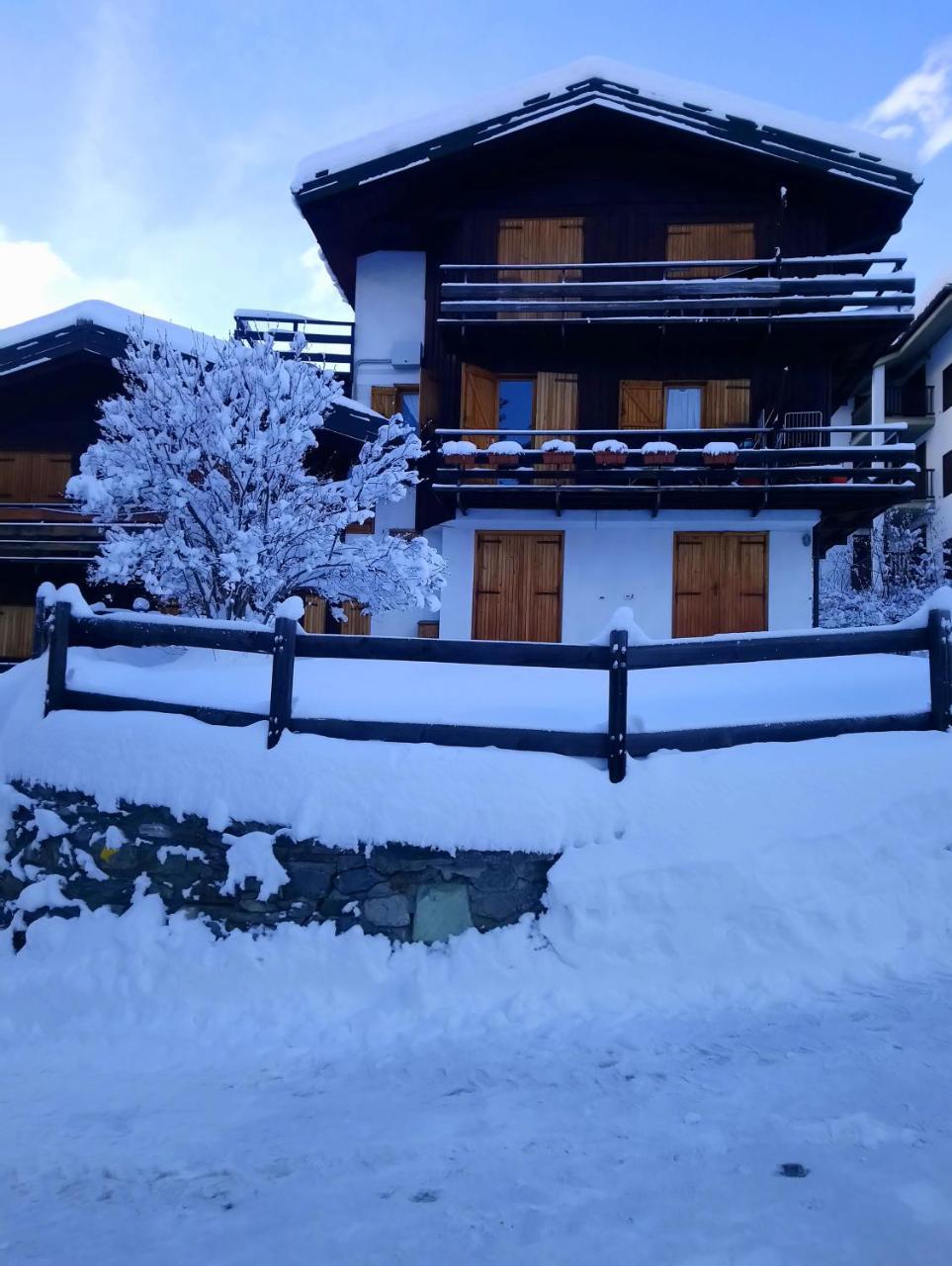 Apartamento Cervinia-Valt Sport & Relax House Valtournenche Exterior foto